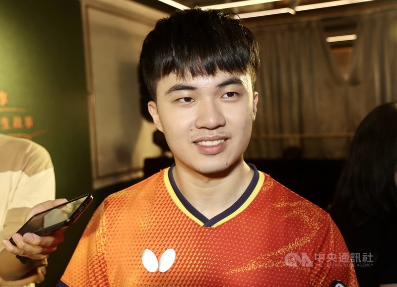 台灣男子桌球好手林昀儒(圖)今年國際賽程幾乎滿檔,即將參加WTT澳門冠軍賽的他,5日在台北出席代言活動,談到今年目標,透露希望可以繼續往前衝(排名),「至於比賽結果就不是我可以預料和控制的」。中央社記者張皓安攝 114年9月5日