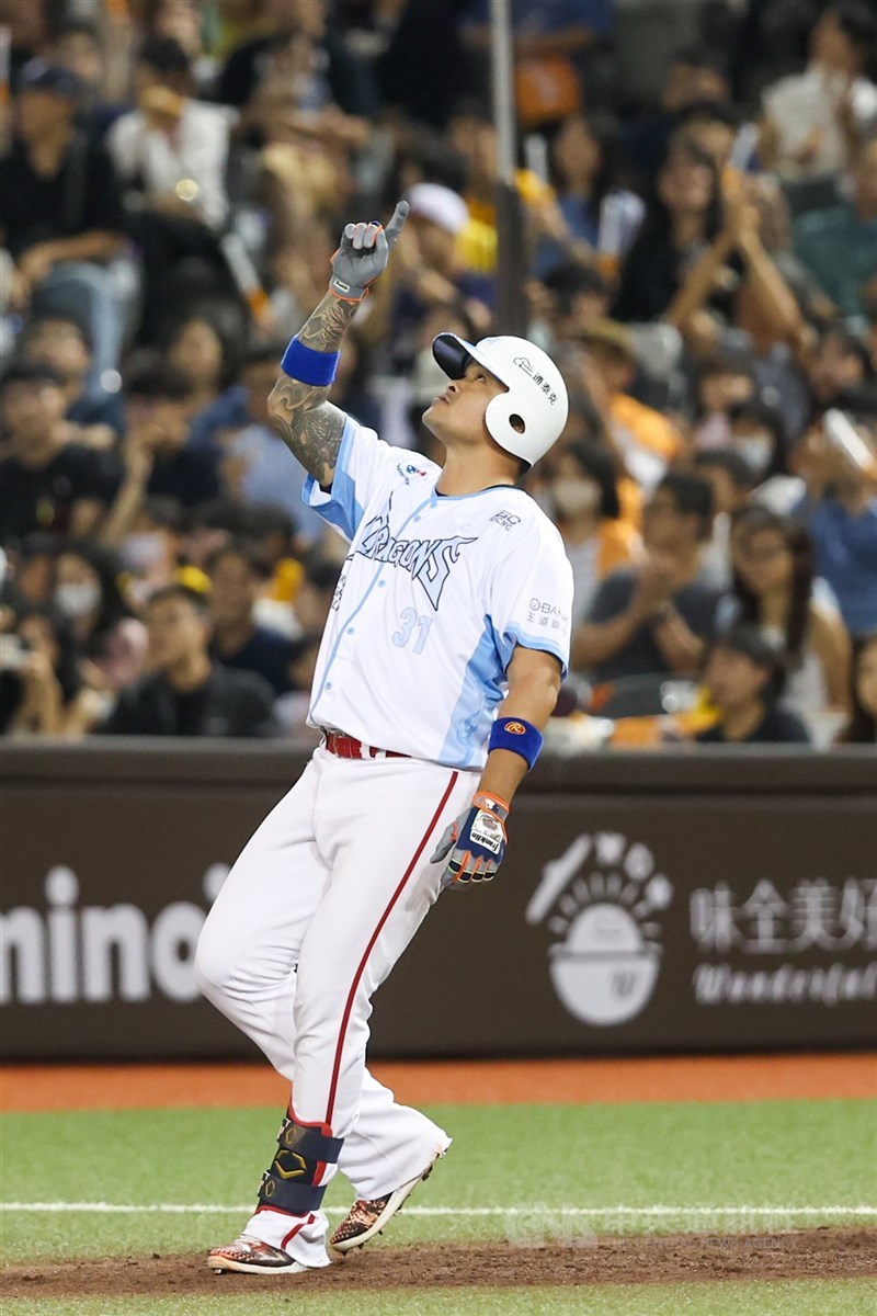 中職味全龍隊野手林智勝將引退,未來是否還有機會再出現像林智勝這樣的球員,總教練葉君璋表示,成績可能有機會,但個性不可能完全複製相同。(中央社檔案照片)
