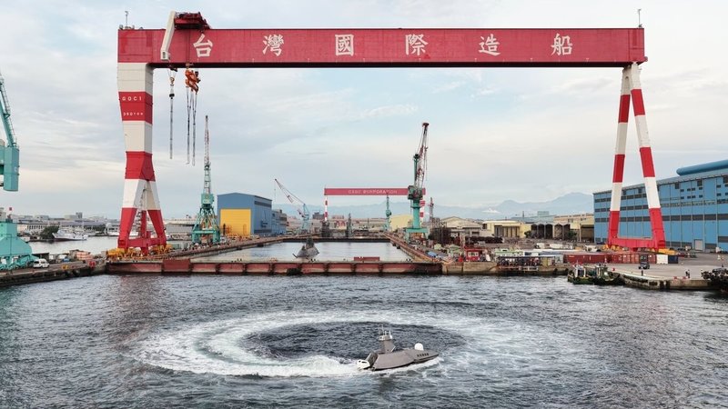 台船自主研發無人船的「奮進魔鬼魚」號(Endeavor Manta)亮相,可在國防、救援、離岸風電、執法等領域發揮功能。(台船提供)中央社記者江明晏傳真 114年9月5日