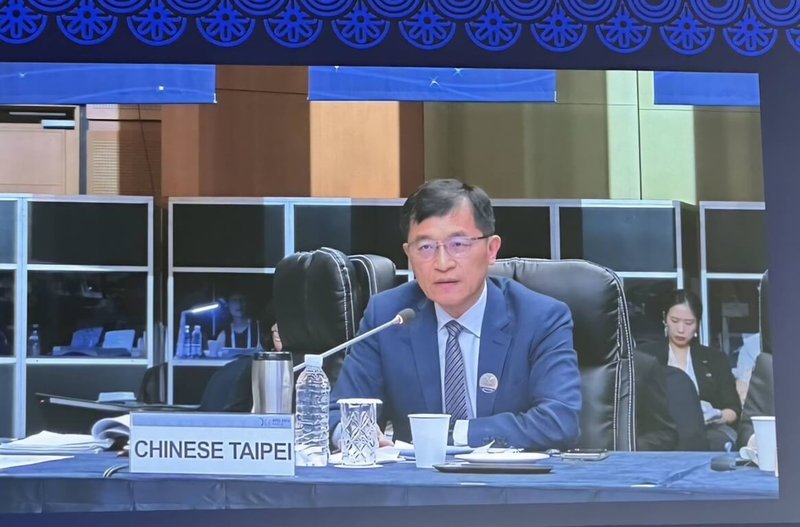 經濟部6日指出,政務次長何晉滄5日偕台灣代表團出席第31屆亞太經濟合作(APEC)中小企業部長會議。圖為何晉滄在APEC中小企業部長會議發言。(經濟部提供)中央社記者蘇思云傳真 114年9月6日