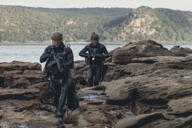 圖為美國海軍特種部隊進行訓練。(圖取自美國海軍網頁nsw.navy.mil)