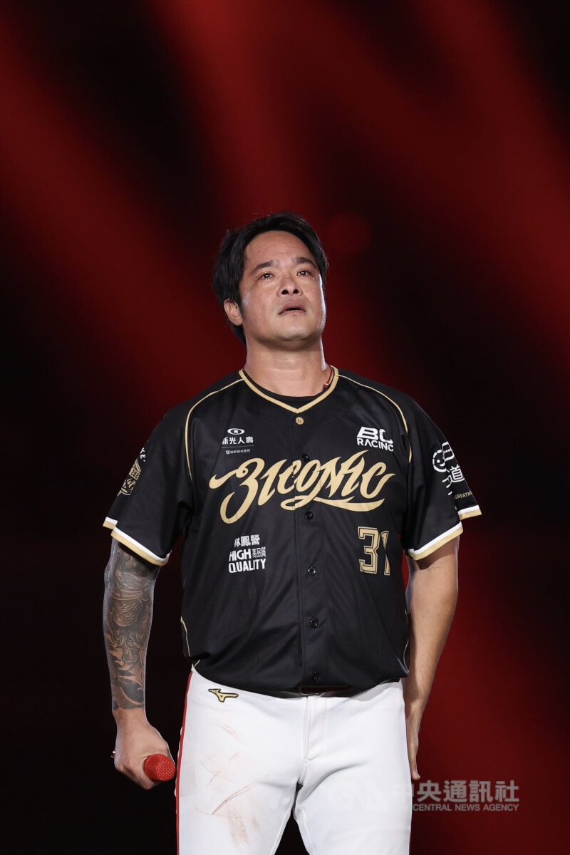 比賽結束後的引退儀式上,林智勝致詞時數度哽咽。中央社記者吳家昇攝 114年9月7日