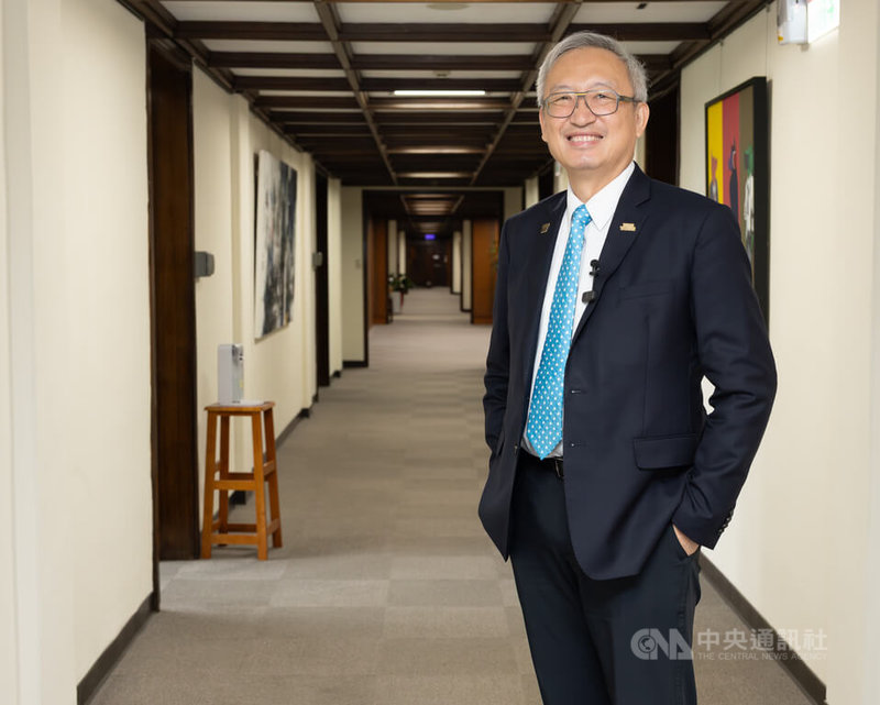 外交部與文化部共同推動「2025歐洲台灣文化年」,外交部政次吳志中專訪表示,台灣代表華人社會成功的選擇,儘管受到中國軍事威脅,仍堅持民主道路,這樣成功的故事,是令人佩服的「台灣傳奇」,透過文化傳達,格外具有意義。中央社記者謝佳璋攝 114年9月7日