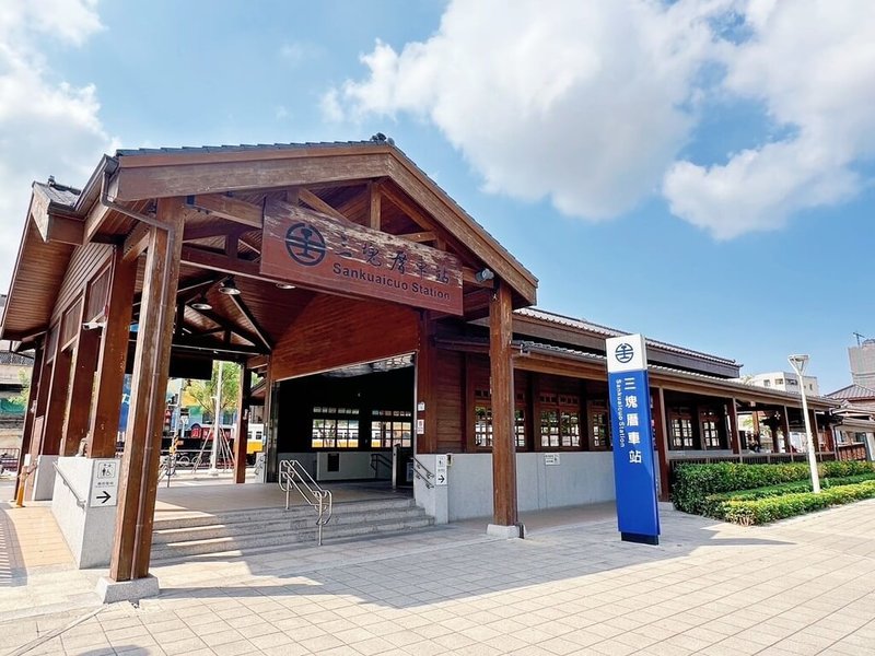 高雄市觀光局2025年首場「乘風而騎」單車活動，將於9月21日在台鐵三塊厝車站登場；除了單車活動和趣味挑戰賽，還有豐富的舞台表演與美食市集。（高雄市觀光局提供）中央社記者蔡孟妤傳真  114年9月8日