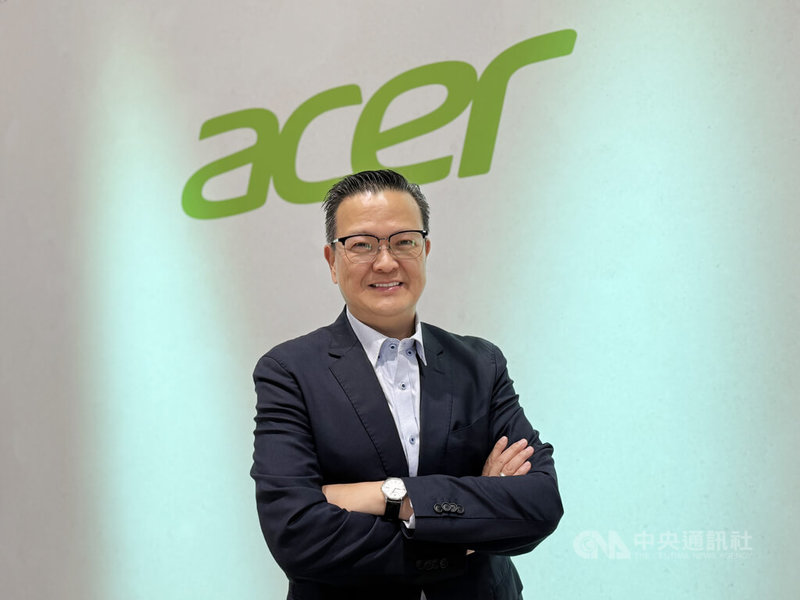 宏碁泛亞營運總部總經理侯知遠(圖)接受媒體採訪表示,2025年上半年因東南亞各國政局動盪,影響政府標案進度,下半年將有數個大型標案開出,若能成功得標,有望挹注宏碁亞太區第4季業績。中央社記者吳家豪柏林攝 114年9月8日