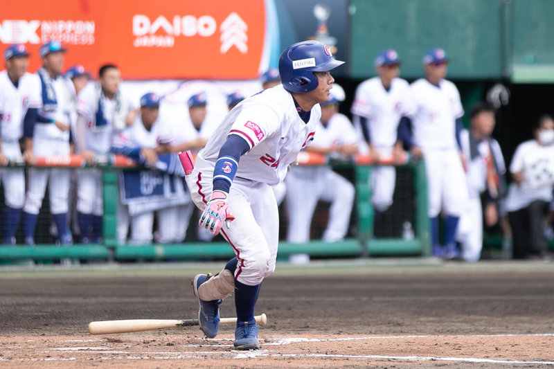 U18世界盃棒球賽台灣隊8日投打發揮,1局下張育豪(圖)適時安打送回第1分,台灣隊單局攻下5分奠定勝基,終場以10比2擊敗澳洲,搶下關鍵第3勝,取得晉級超級循環賽門票。(中華民國棒球協會提供)中央社記者謝靜雯傳真 114年9月8日