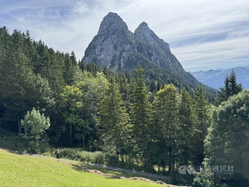 瑞士慕滕山區(Bergregion Mythen)風景美麗,但也是瑞士登山死亡人數最多的地區。中央社記者郭芳君瑞士攝 114年9月9日