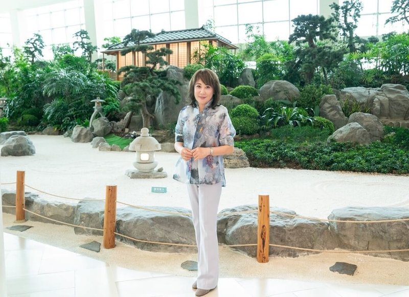 遠東SOGO董事長黃晴雯6月接任中華民國百貨零售企業協會理事長,她9日表示,已成立產業發展小組、產業培力小組,應對當前零售業碳盤查、人力不足等挑戰。(遠東SOGO提供)中央社記者曾智怡傳真 114年9月9日