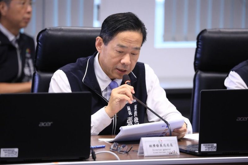因應美國關稅衝擊,台中市經發局長張峯源(圖)9日在市政會議中專題報告,說明市府各相關單位提出多項因應對策,盼助企業共度難關。(台中市政府提供)中央社記者郝雪卿傳真 114年9月9日