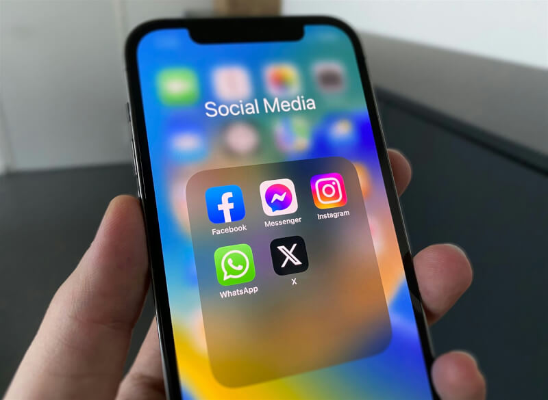 尼泊爾政府上週封鎖臉書、Instagram與WhatsApp等多個社群媒體平台，引發數十年來最嚴重的騷亂。示意圖。（圖取自Unsplash圖庫）
