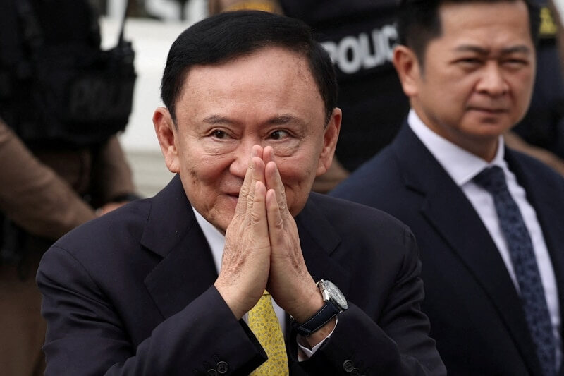 泰國最高法院9日針對前總理戴克辛（前）2023年8月流亡返國後的保外就醫案進行宣判，戴克辛遭判處監禁一年。（路透社）