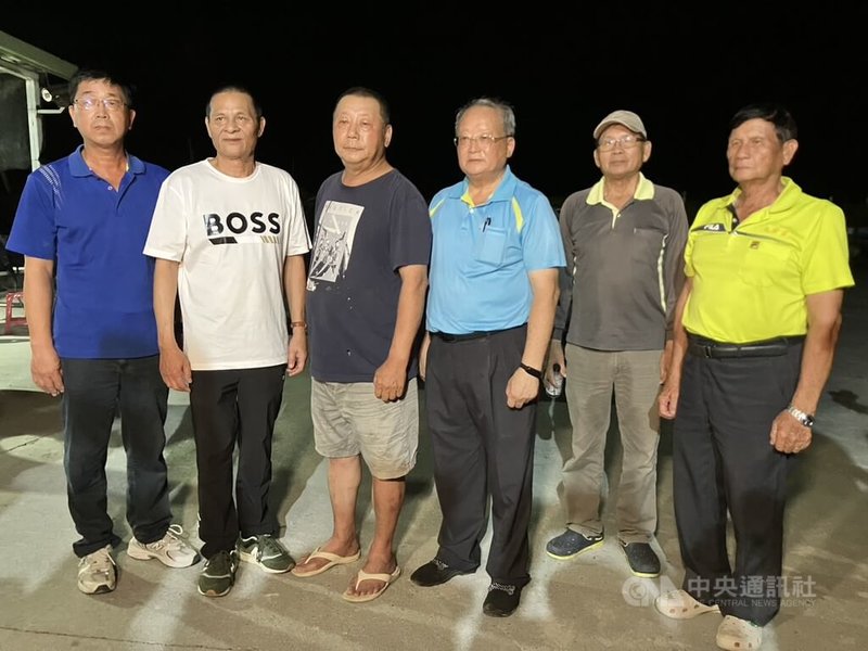 高雄興達發電廠9日晚間發生火警，火已熄滅、無人傷亡。永安區6里里長皆到場關心並發表聯合聲明，要求台電公開說明並停機徹查。中央社記者張已亷攝114年9月10日