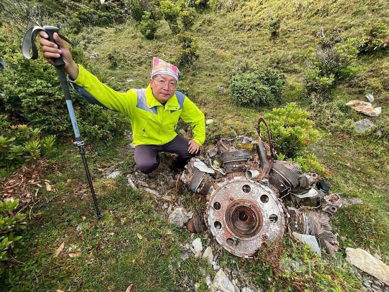 2025年是二戰結束80週年,1945年載運戰俘歸國的美國軍機在台灣三叉山附近墜毀,機上25人及上山搶救的26名日本軍警及台東民眾罹難。圖為散落在拉庫音溪的飛機殘骸。中央社記者盧太城台東攝 114年9月10日