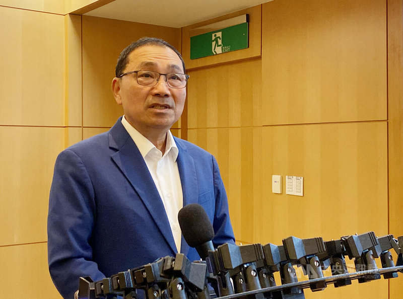 就財劃法及統籌分配稅款議題,新北市長侯友宜(圖)10日出席市政會議並受訪表示,中央願意展開溝通是釋出善意,地方爭取並非對抗,而是盼透過理性討論,找出公平透明的合理分配方案以照顧地方。中央社記者黃旭昇新北攝 114年9月10日