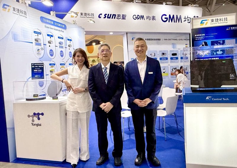 SEMICON Taiwan 2025展會10日正式登場，工具機廠東台現場展示晶圓加工與先進封裝設備，圖中為東台董事長嚴瑞雄。（東台提供）中央社記者鍾榮峰傳真　114年9月10日