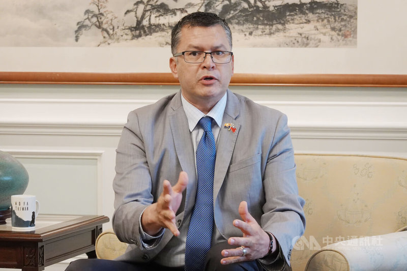 亞利桑納州跨黨派州議員團8日至12日訪台,團長、亞利桑納州州眾議會國際貿易委員會主席李維羅(Tony Rivero)接受中央社專訪時表示,感謝台灣與台積電讓亞利桑納州聞名於世。中央社記者楊堯茹攝 114年9月10日