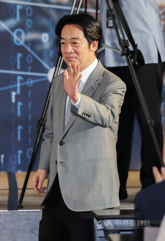 2025國家安全與經濟韌性論壇10日在台北登場,總統賴清德(圖)出席開幕活動,向與會者揮手致意。中央社記者裴禛攝 114年9月10日