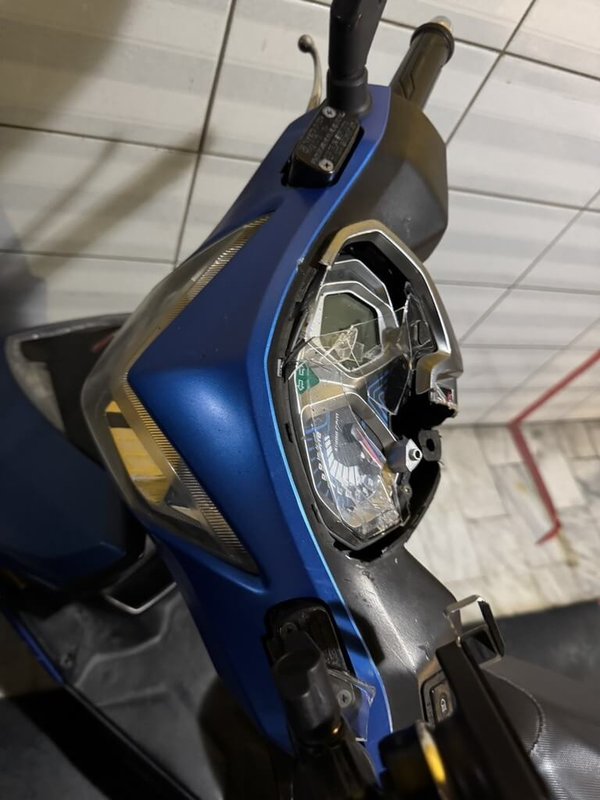 台南市一名男子9日凌晨無故毀損北區開元路16輛機車,多數車主是剛到台南就學的大學生,警方鎖定涉案男子,通知到案說明,詢後依毀損罪嫌送辦。(台南市警察局提供)中央社記者張榮祥台南傳真 114年9月10日