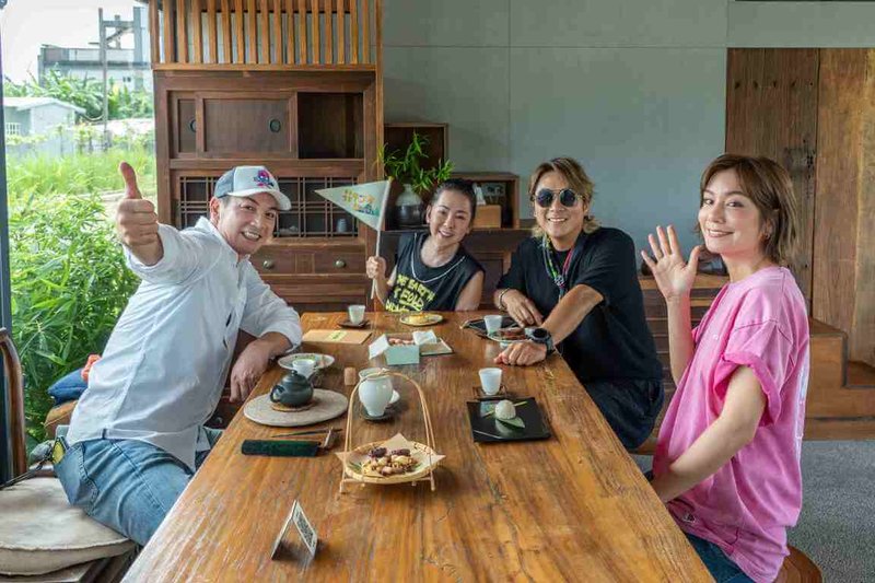 藝人伊正（左起）和況明潔、王仁甫、莎莎在實境節目「花甲少年趣旅行」一同探索宜蘭之美，旅途中況明潔爆料，伊正有雙面人潛質，在遊戲中展現出狡猾一面，跟平常判若兩人。（東森綜合台提供）中央社記者洪素津傳真　114年9月11日