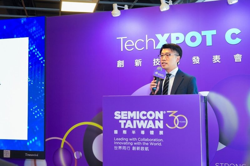 臻鼎科技資深經理簡啓倫於SEMICON Taiwan 2025創新技術發表會上分享，AI帶動的PCB產業變革。（臻鼎-KY提供）中央社記者江明晏傳真  114年9月11日