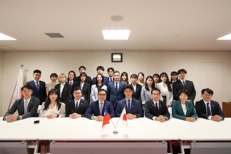 國民黨青年乘風計畫代表團昨天拜會日本自由民主黨青年局,會談圍繞能源政策、青年參政、日本移工等議題。(國民黨提供)中央社記者劉冠廷傳真 114年9月11日
