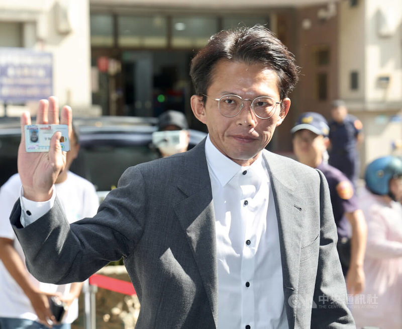 台北地方法院11日開庭審理前台北市長柯文哲涉貪污案,民眾黨主席黃國昌(圖)前往法院旁聽。中央社記者張皓安攝 114年9月11日