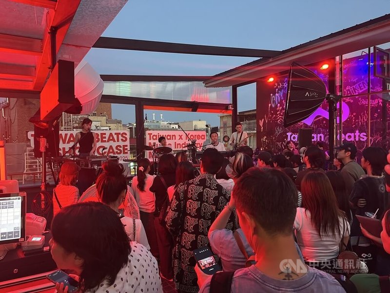 文策院11日在韓國舉行獨立Showcase演出Taiwan Beats Showcase in Seoul，由台灣樂團「我是機車少女」開場。中央社記者廖禹揚首爾攝　114年9月12日