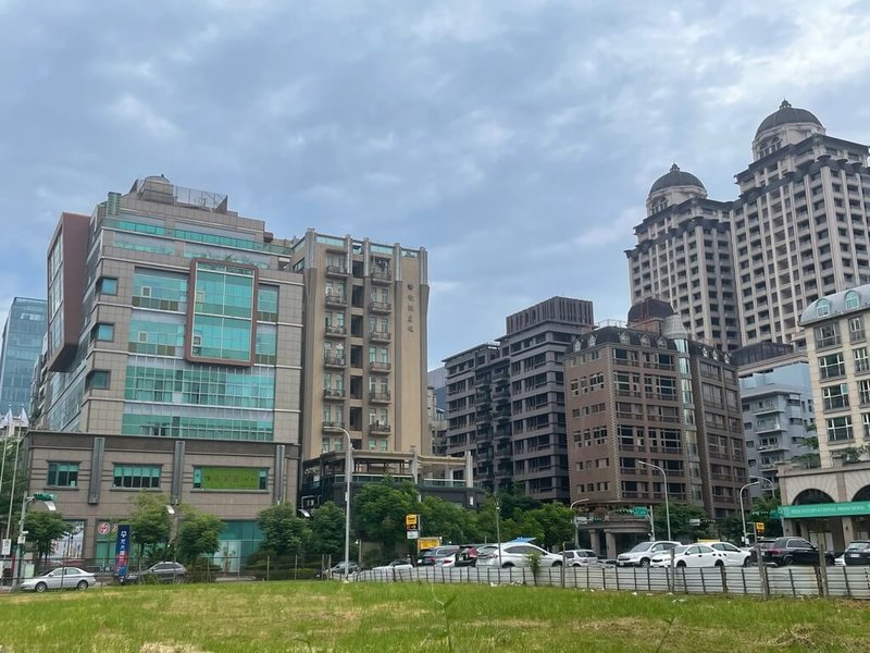 中信房屋12日指出,過去幾年房市交易熱絡,但近一年來市場明顯降溫,房仲業展店步伐也逐步放緩。(中信房屋提供)中央社記者何秀玲傳真 114年9月12日