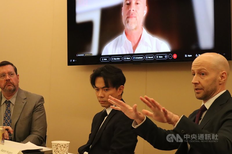 華府智庫「全球台灣研究中心」10日舉行「台灣在加劇威脅環境下的民防措施」座談,前美國陸戰隊隊員、喬治梅森大學副教授洪澤克(右)等專家與會。中央社記者鍾佑貞華盛頓攝 114年9月13日
