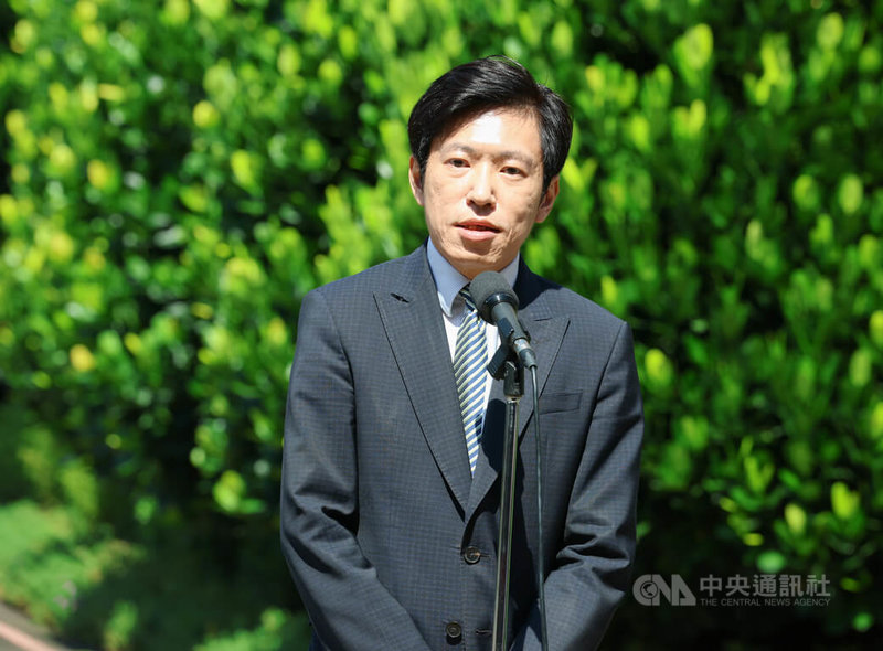 新版財劃法分配爭議未歇,行政院長卓榮泰13日分2批邀請地方政府共商財劃法議題,行政院秘書長張惇涵(圖)會前出面說明,表示立法院即將開議,希望大家能為國家做一件對的事情。中央社記者謝佳璋攝 114年9月13日