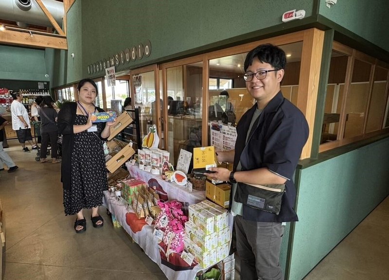「嘉義優鮮」品牌2025年夏季前進日本千葉縣館山市館山道之驛展售,向日本民眾推介鳳梨酥、地瓜酥、蔬菜脆片、芭樂梅方塊酥、梅乾、烏魚子醬、麻油薑泥、阿里山烏龍茶包及精品咖啡等特色食品,兼具文化辨識度與出口潛力。(嘉義縣政府提供)中央社記者姜宜菁傳真 114年9月13日