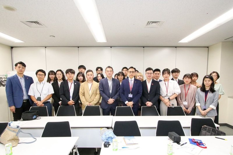 國民黨9日組團帶領青年赴日本訪問，今天透過新聞稿表示，近日訪問團拜會了日本經濟產業省、東京都廳，聚焦能源政策、人工智慧、內容產業、數位治理等議題。（國民黨提供）中央社記者劉冠廷傳真 114年9月14日