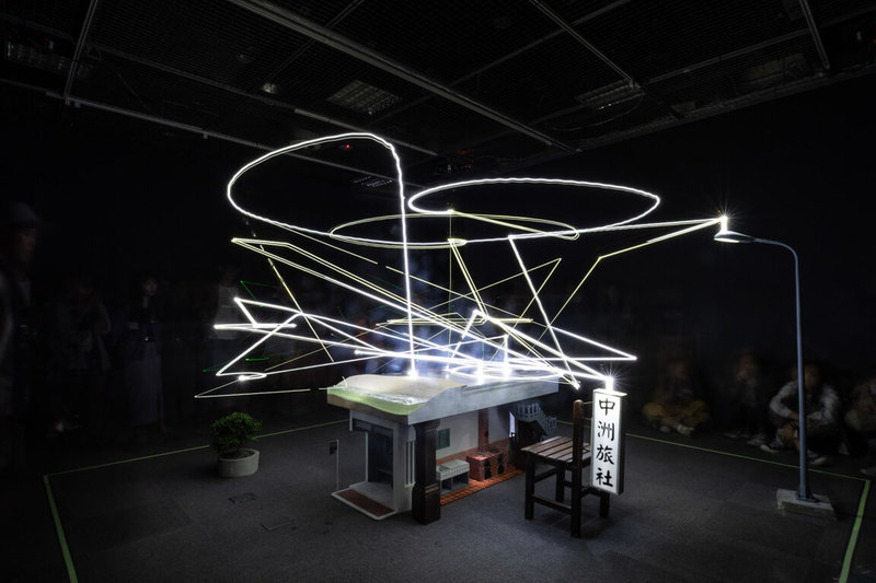 「宇宙寫生－豪華朗機工個展」10月4日起將在台北當代藝術館展出。圖為預計展出作品之一「很難很難」。（台北當代藝術館提供）中央社記者王寶兒傳真　114年9月14日