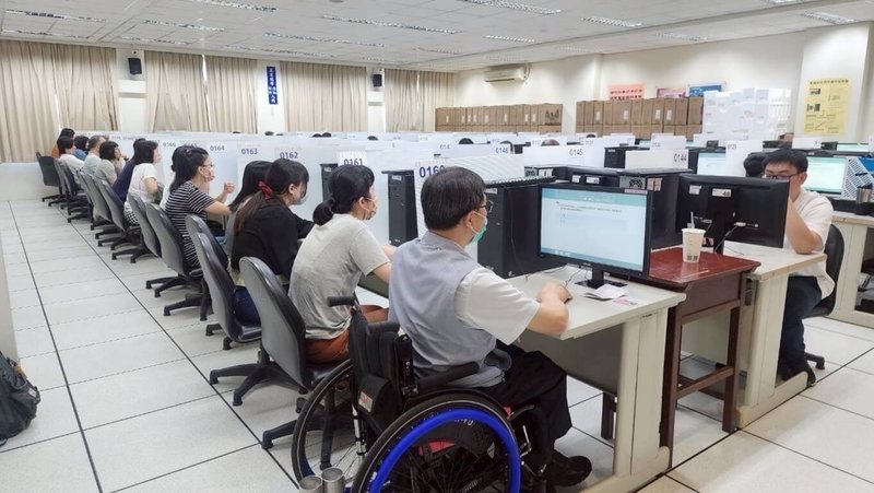 國發會檔案管理局14日舉辦「檔案管理人員專業認證考試」，首度開辦進階級考試。（國發會提供）中央社記者曾智怡傳真　114年9月14日