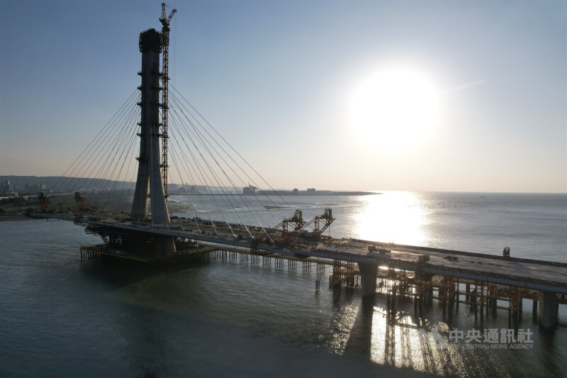 跨越淡水河的淡江大橋。(中央社檔案照片)