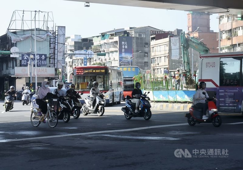 台北市公館圓環拆除及地下道填平工程15日迎來第一個上班日,上午上班尖峰時間,車流順暢、未見塞車現象。圖為上午8時至9時路況。中央社記者張皓安攝 114年9月15日