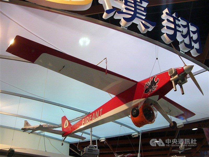 圖為台北國際航太科技展漢翔公司展區，展出無人飛 行載具。 （中央社檔案照片）