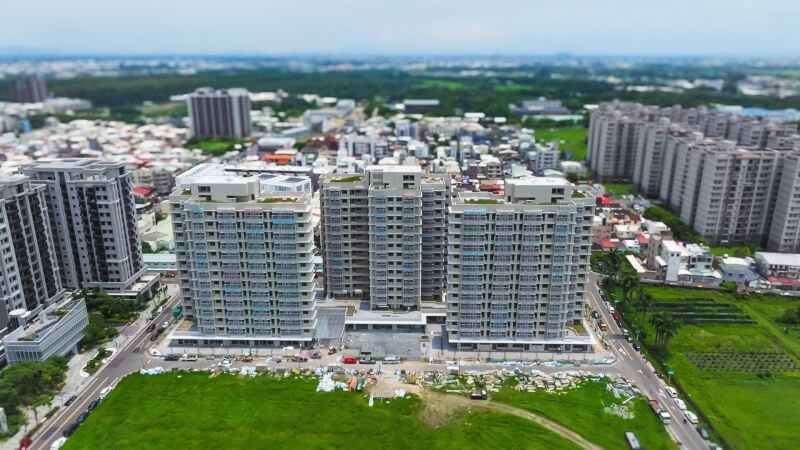 圖為台南市東區興建的「新都安居A」社會住宅。(台南市政府提供)