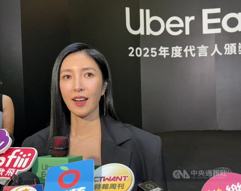 演員楊謹華（圖）以影集「影后」入圍第60屆金鐘獎戲劇節目女主角獎，她16日出席活動時受訪表示，和同為準金鐘影后的柯佳嬿有緣分、是好友。中央社記者洪素津攝　114年9月16日