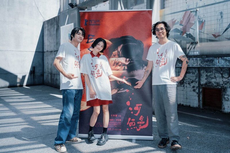 台灣導演朱駿騰（右）首部劇情長片「河鰻」10月將上映，他17日與演員柯泯薰（中）、潘綱大（左）受訪分享拍攝心得。（底噪影像提供）中央社記者王心妤傳真　114年9月17日