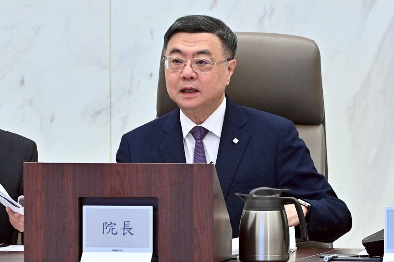 行政院長卓榮泰（圖）17日主持「行政院性別平等會第33次委員會議」時表示，請勞動部在保護台灣勞工就業機會、兼顧幼兒照顧托育品質與減輕家庭照護負擔等前提下，審慎研議外籍幫傭放寬政策。（行政院提供）中央社記者高華謙傳真　114年9月17日