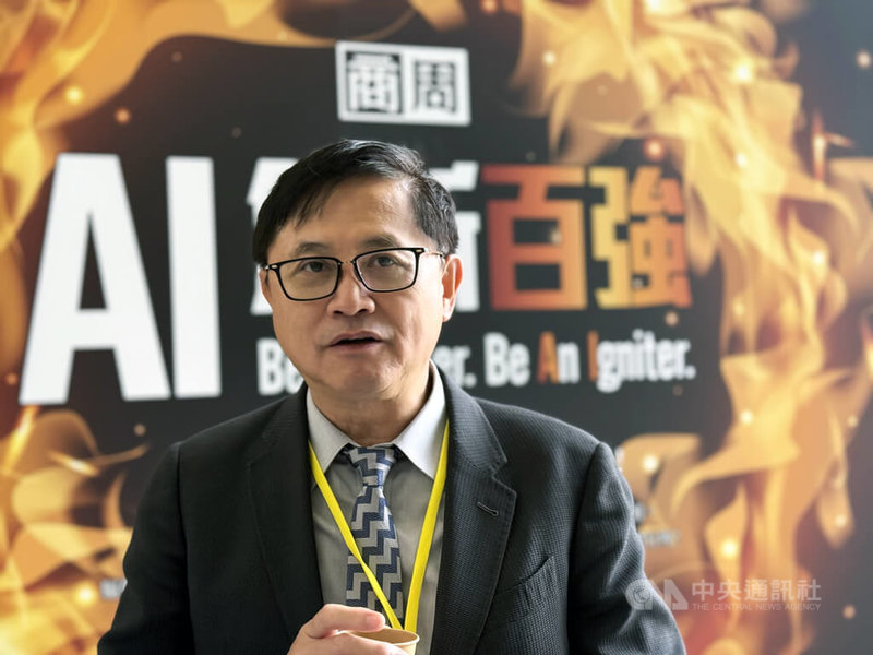 代工廠和碩董事長童子賢（圖）18日出席商周AI新贏家高峰會受訪表示，人工智慧（AI）將與人們既有使用習慣結合，例如眼鏡、耳環等日常配件，將不僅具備原有功能，而是會發展成新型的穿戴式裝置，帶來商機與便利。中央社記者吳家豪攝　114年9月18日