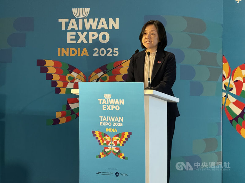 駐印度代表處經濟組組長陳郁淇(圖)在2025年印度台灣形象展的展前記者會致詞時,提到台灣和印度2024年的雙邊貿易額創新高,顯示雙方經濟合作強勁的動能。中央社記者李晉緯新德里攝 114年9月18日