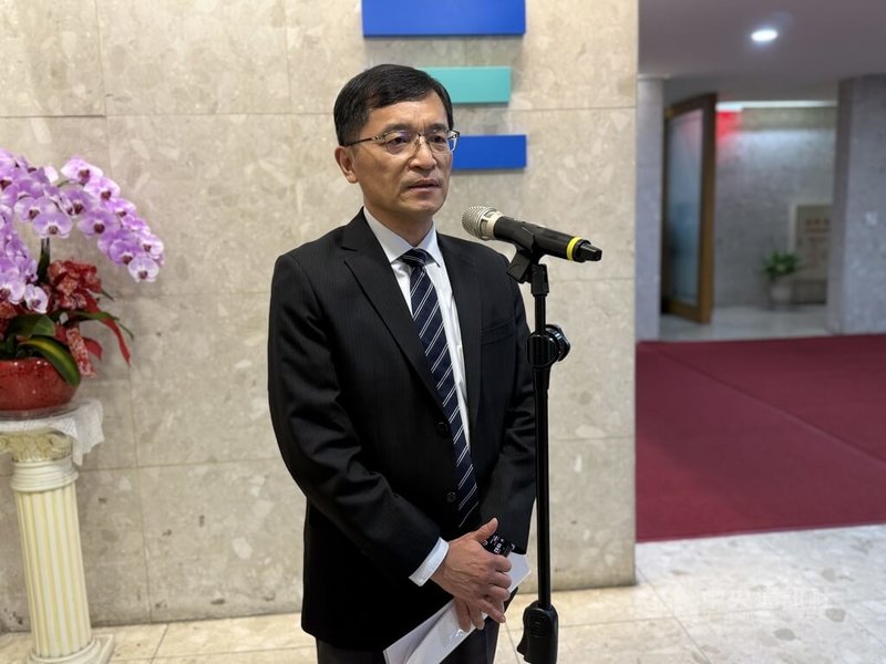 晶圓代工廠台積電傳出嘉義先進封裝廠二廠計畫喊停，以因應美國大規模投資，經濟部次長何晉滄18日被問及此事表示，以台積電說明為主，若台積電有需要，經濟部會協助加速完成建廠。中央社記者曾智怡攝　114年9月18日