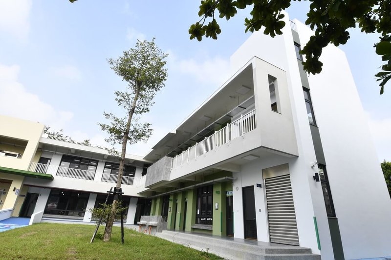彰化鹿港鹿東國小第2校區18日啟用，新建校舍共有16間教室，包含幼兒園幼幼班2班、3至5歲混齡班3班、低年級教室2班，以及專科教室與行政辦公室9間。（彰化縣政府提供）中央社記者吳哲豪傳真  114年9月18日