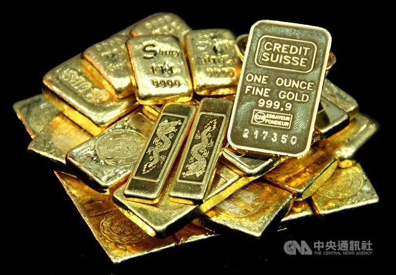 渣打銀行預估，金價將延續「高檔盤旋」走勢。（中央社檔案照片）