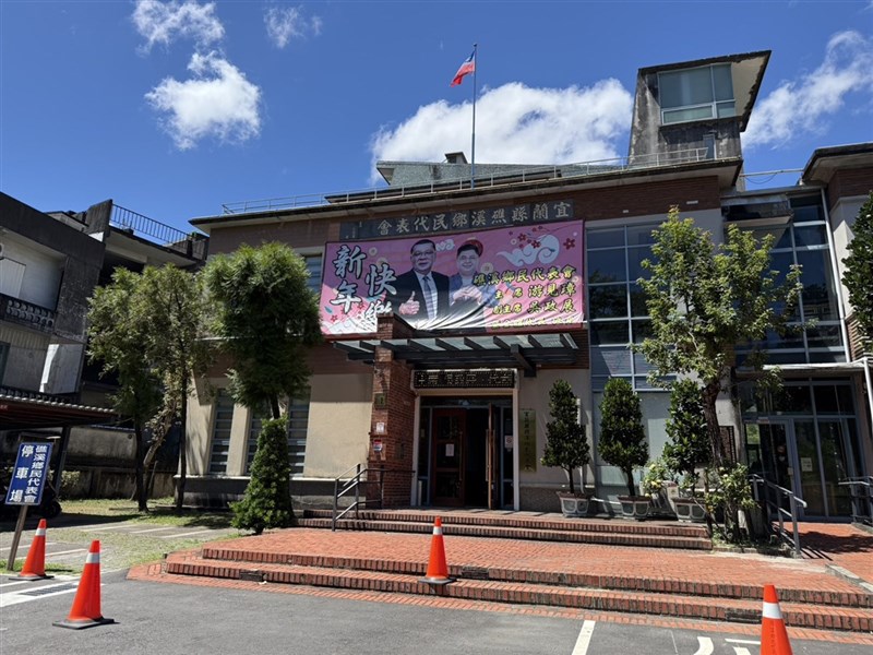 宜蘭地檢署偵辦宜蘭縣礁溪鄉張姓鄉民代表涉嫌經營應召站，17日指揮搜索張姓代表服務處、住家及礁溪鄉代會（圖），並帶走張姓代表，全案朝妨害風化罪嫌偵辦。 （讀者提供） 中央社記者王朝鈺傳真　114年9月17日