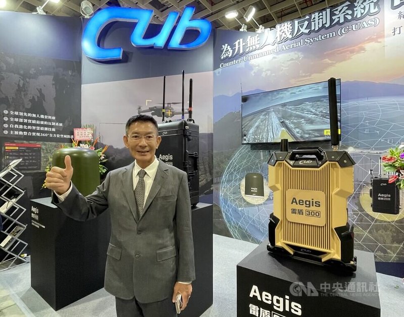 航太暨國防工業展18日登場，車用電子感測器與先進駕駛輔助系統供應商為升電裝，現場展示無人機反制防禦系統，為升創辦人尤山泉（圖）表示，規劃在台灣生產並拓展海外市場。 中央社記者鍾榮峰攝 114年9月18日