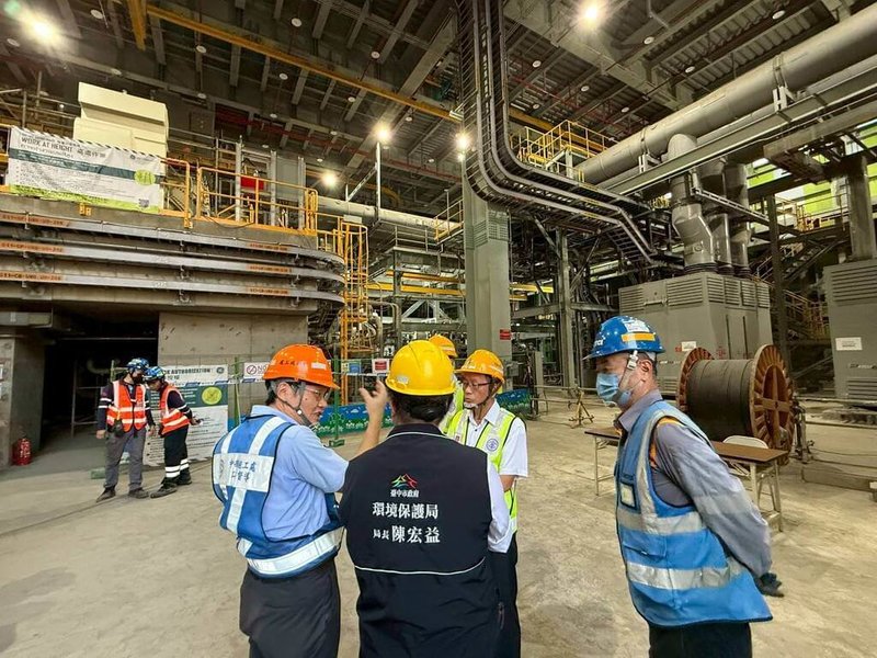 台中電廠燃氣機組4日試車發生火警，高雄興達電廠燃氣機組9日測試又發生爆炸意外，台中市環保局16日前往中火燃氣機組施工及試車現場現勘，並要求加裝天然氣洩漏監控設施。（台中市政府提供）中央社記者郝雪卿傳真  114年9月19日