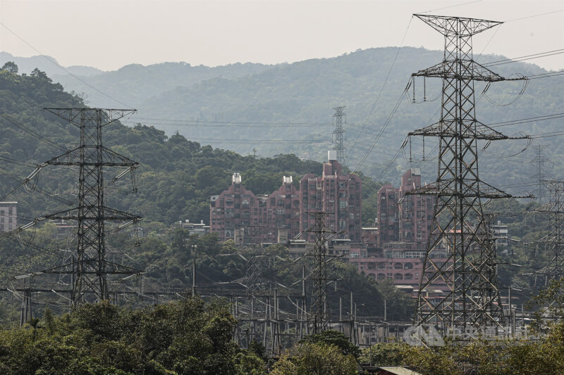 圖為新北市深坑區的超高壓變電所。（中央社檔案照片）